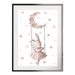Plakat grafika obrazek dla dzieci pastelowy króliczek na huśtawce z księżyca kwiatki piwonie gwiazdki pixitex