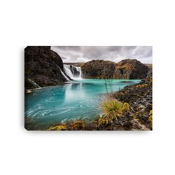 Obraz na płótnie canvas duży 120x80 błękitne jezioro w górach wodospad szare niebo pixitex
